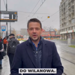 Trzaskowski wsiadł do komunikacji miejskiej! Reakcja internautów! [KOMENTARZE]