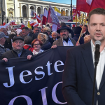 Trzaskowski kontra Polacy. Włodarz stolicy nakazał remont stacji metra w czasie Marszu Papieskiego