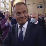 Tusk obiecuje, że nie zabierze Polakom „800+”. Internauci nie uwierzyli i pokazali hipokryzję premiera