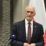 Macierewicz: zespół pana Kosiniaka-Kamysza i ministra Tomczyka złamał prawo